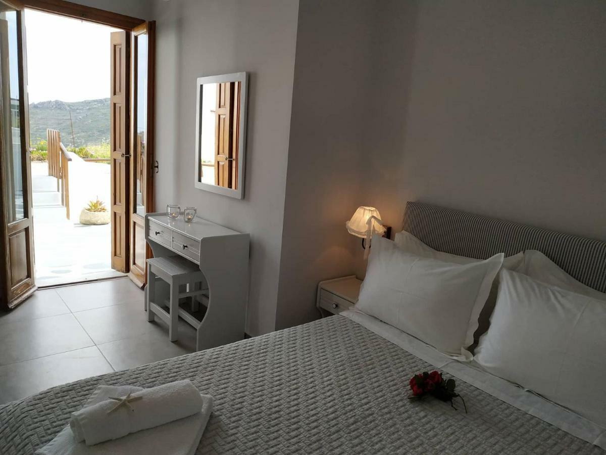 Andreas And Petrinela Rooms Triovasalos Exterior photo